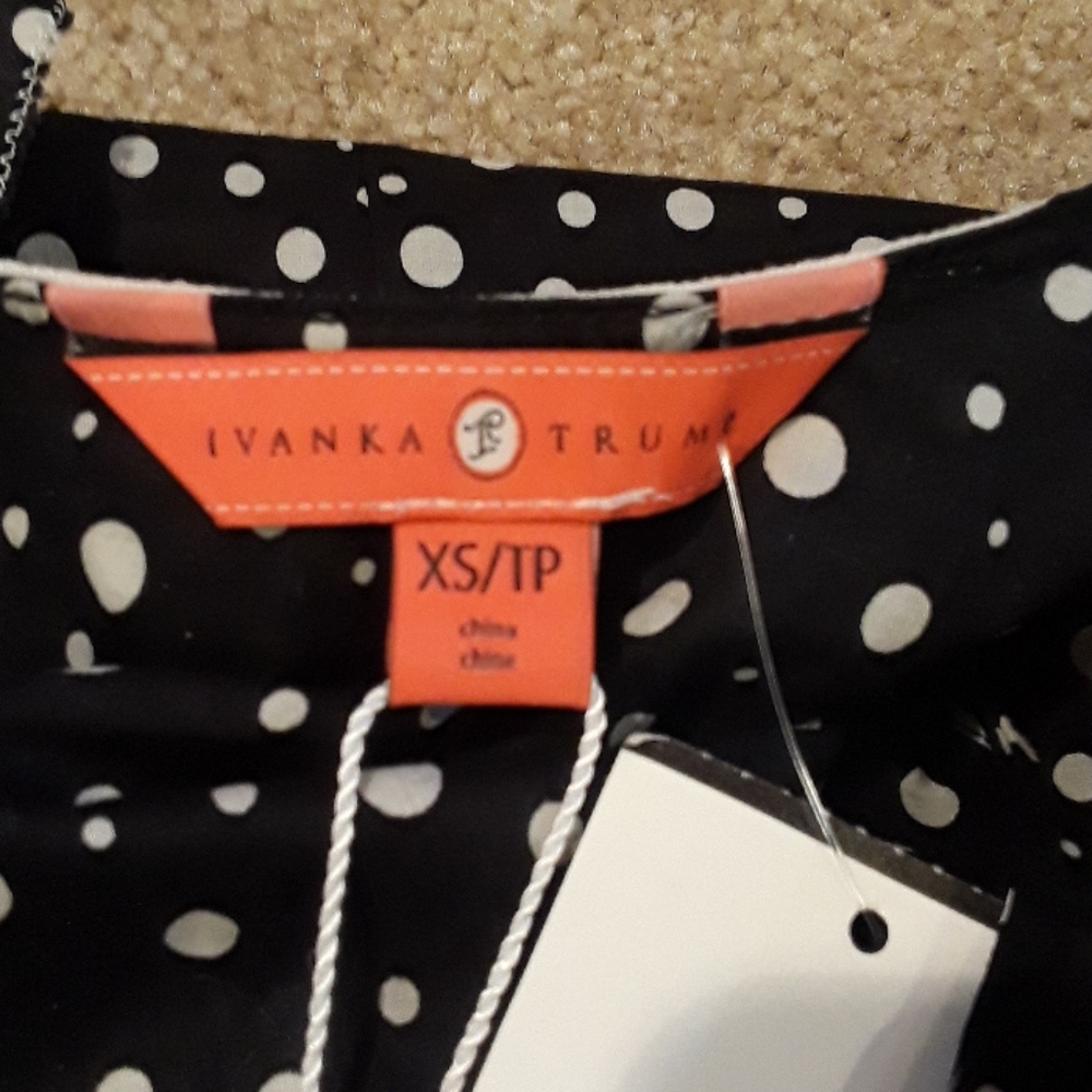 New Ivanka Trump Sleeveless Blouse - Picture 7 of 8
